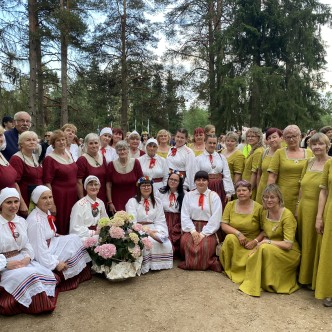Mõniste kandi lauluansamblid Mehkarid, Hipõ ja HarMõn Uma Pidol 1. juunil 2024 Põlva Intsikurmus